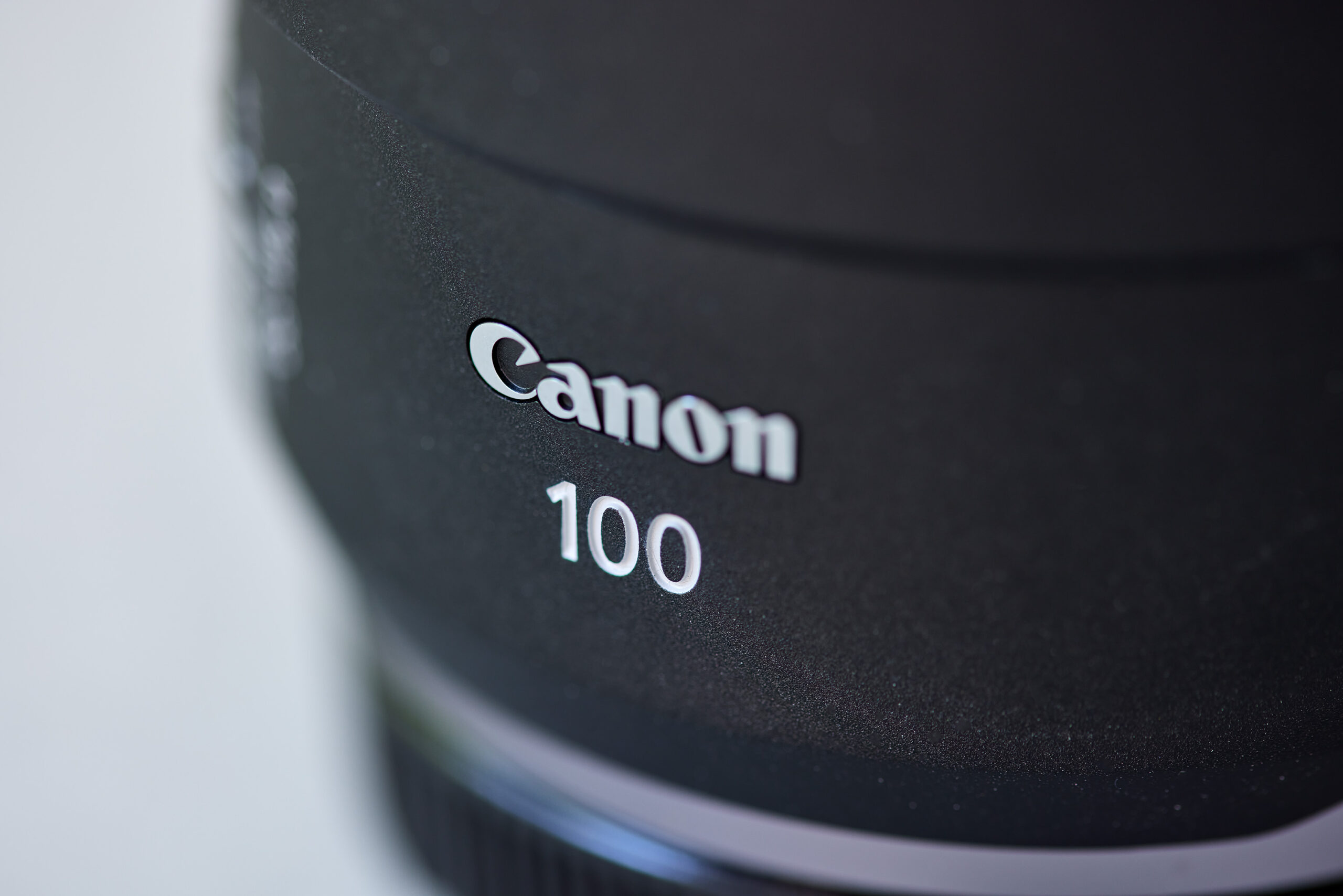 Canon RF100mm F2.8 L MACRO IS USMレビュー：シグマ 105mmとの比較