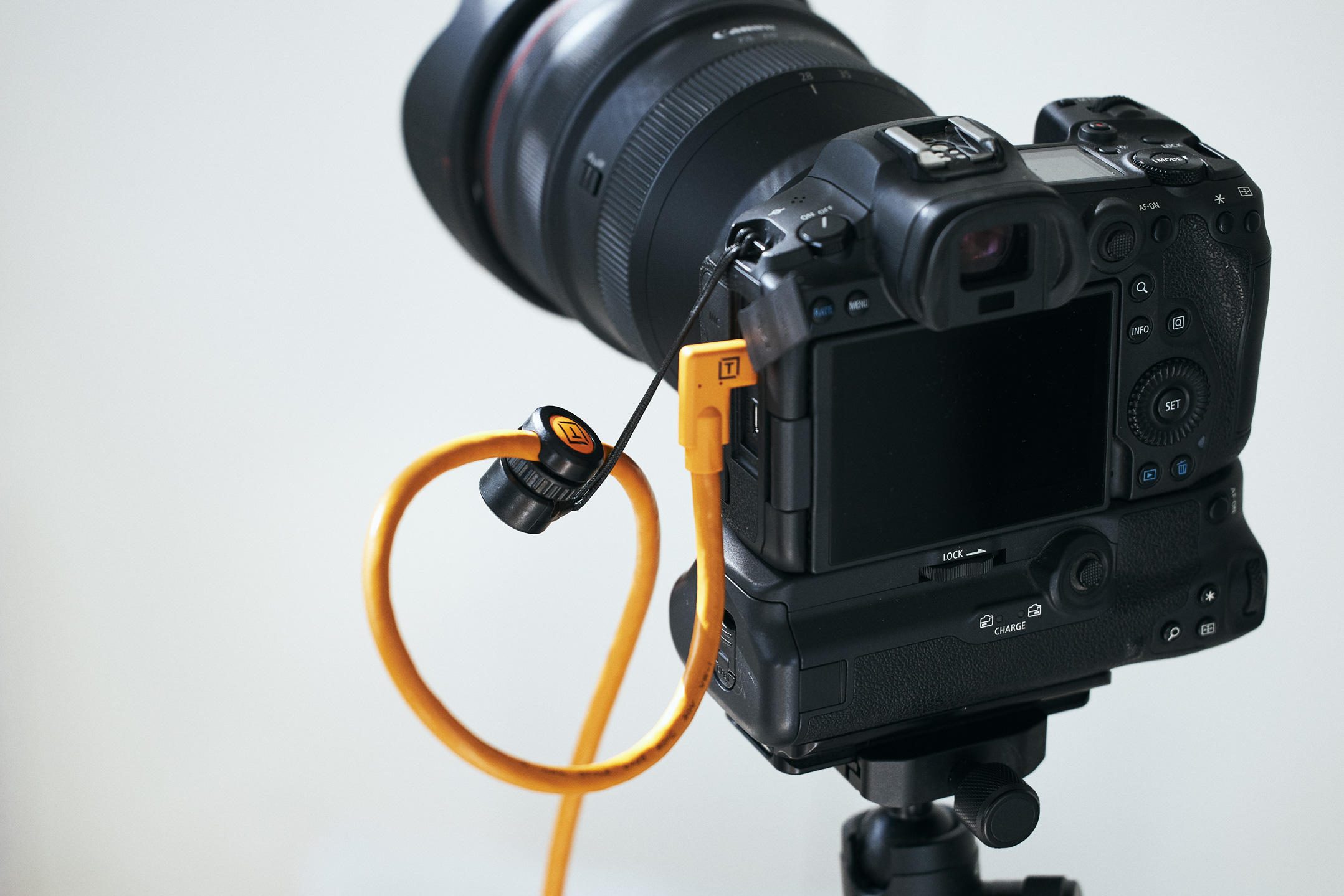 テザー撮影用のUSBケーブルは消耗品：Tether Tools テザーガードカメラサポートレビュー