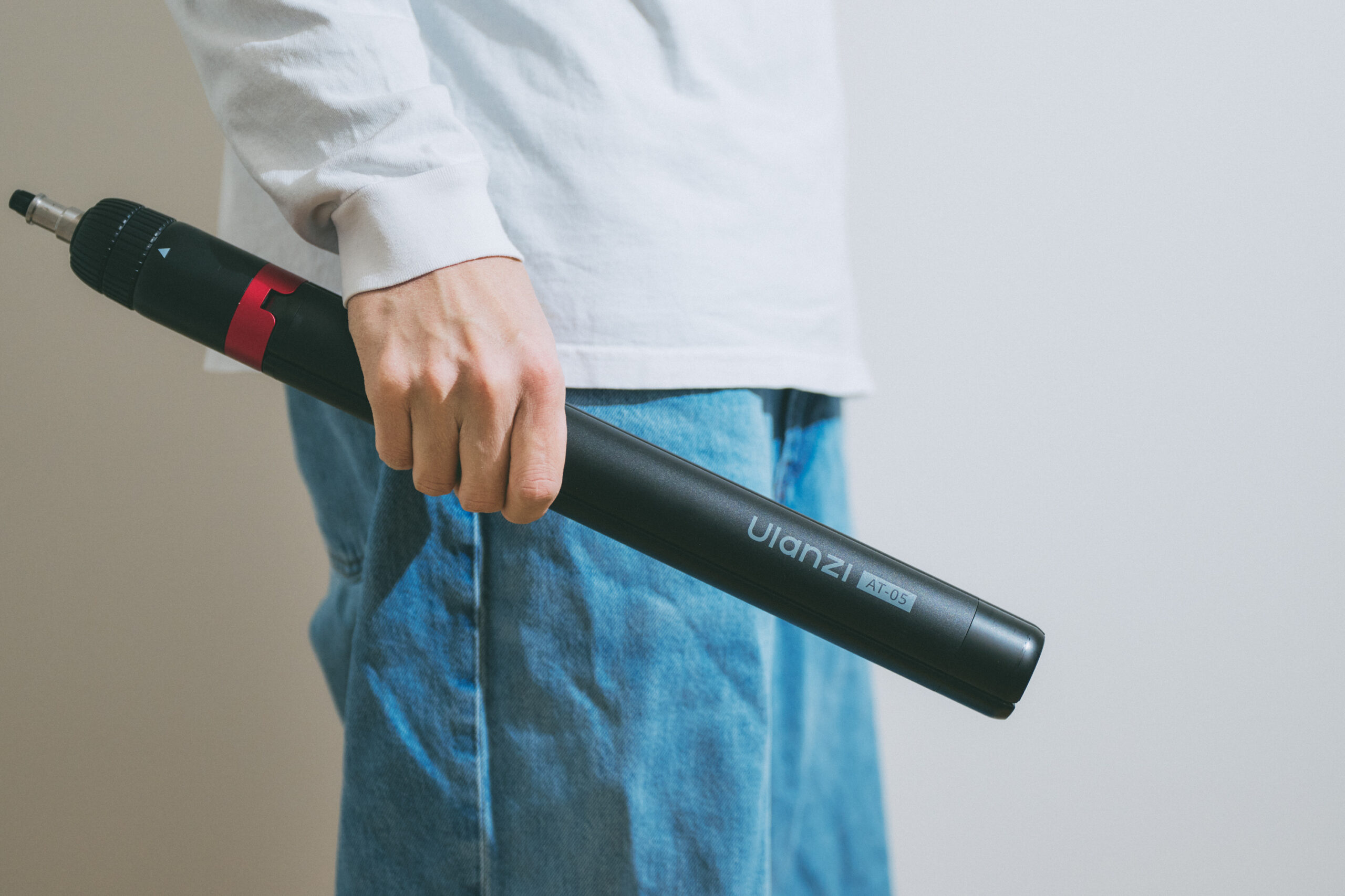 電車移動の撮影でも「とりあえず持って行く」ライトスタンド：Ulanzi AT-05レビュー